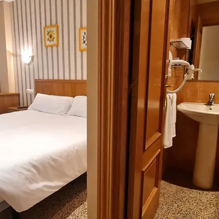 Hospederia Puerta De La Catedral Kro *